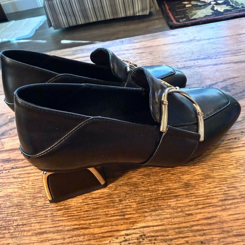 Black Leather square Toe Loafer Heels Gold Hardware Size 5 NWOT - Picture 3 of 11